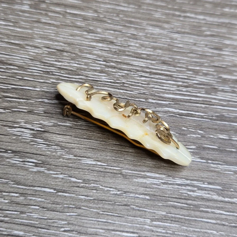 Vintage Mother of Pearl Shell Leaf Shaped Brooch Wire C-clasp Pin